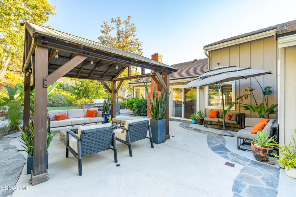 2085 Casual Court Simi Valley, CA 93065