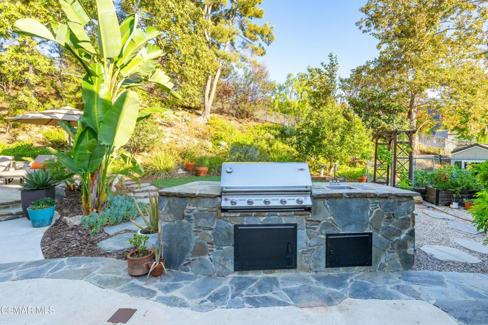 2085 Casual Court Simi Valley, CA 93065