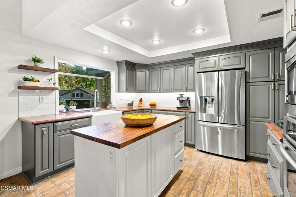 2085 Casual Court Simi Valley, CA 93065