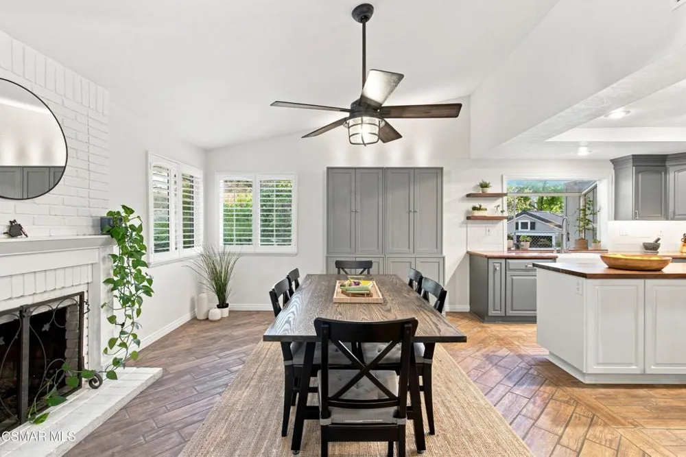 2085 Casual Court Simi Valley, CA 93065
