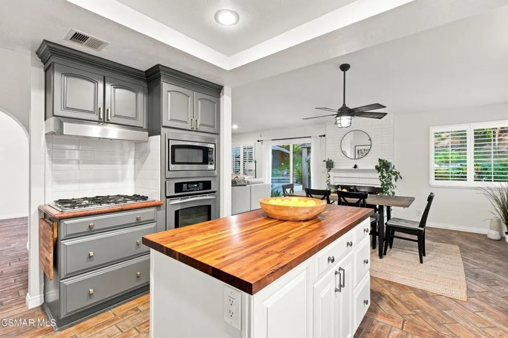 2085 Casual Court Simi Valley, CA 93065