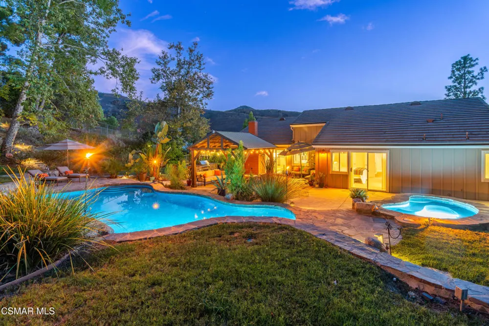 2085 Casual Court Simi Valley, CA 93065