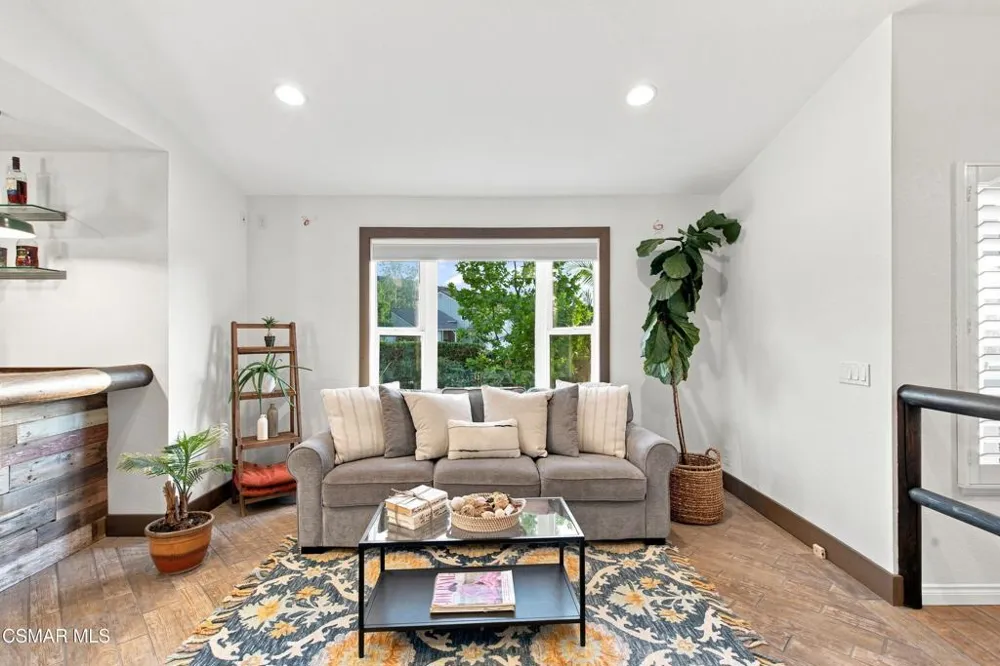 2085 Casual Court Simi Valley, CA 93065