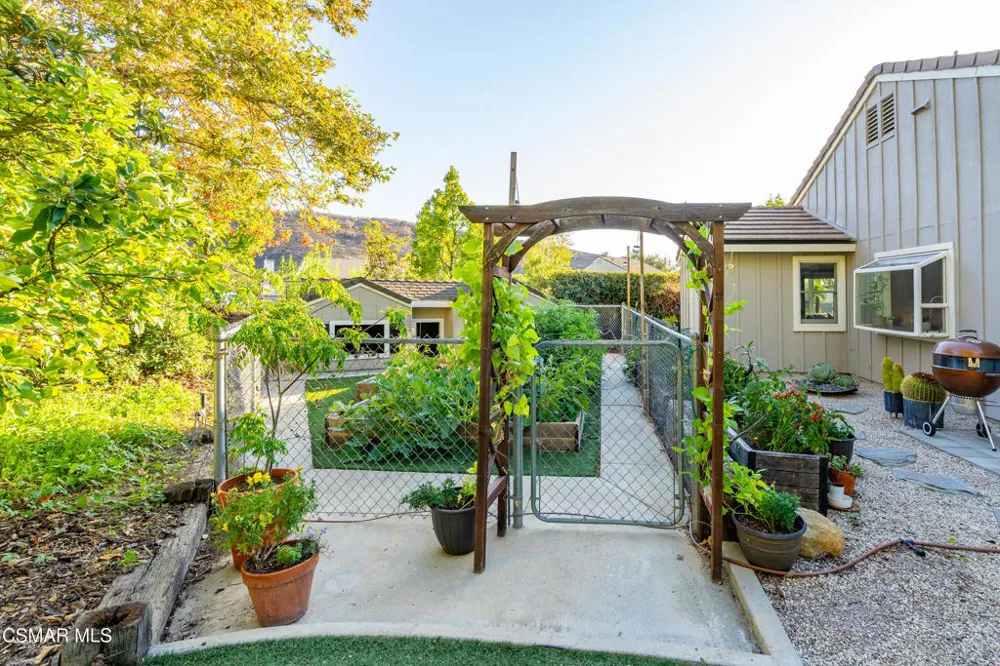 2085 Casual Court Simi Valley, CA 93065