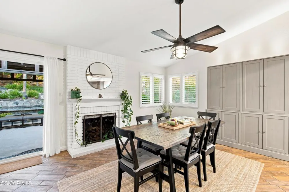 2085 Casual Court Simi Valley, CA 93065