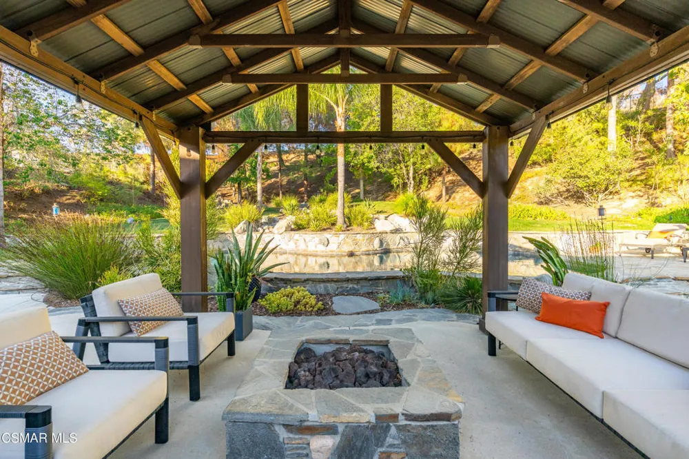 2085 Casual Court Simi Valley, CA 93065