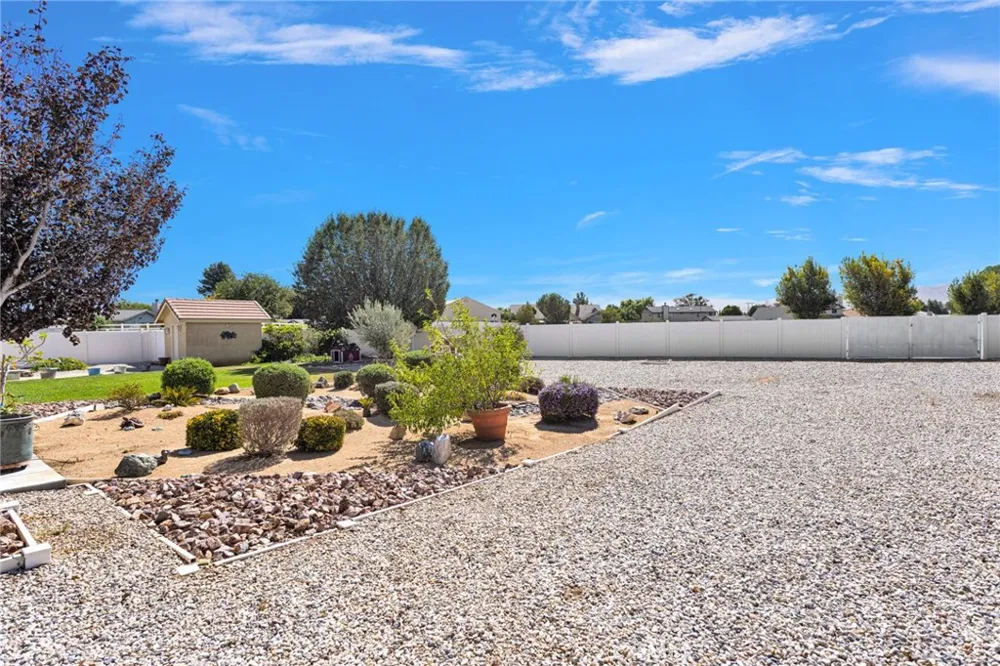 12480 Reata Apple Valley, CA 92308
