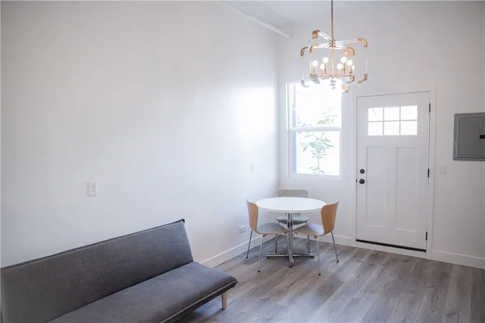 5908 Atlantic AVE UNIT #F Long Beach, CA 90805