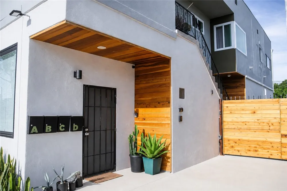 5908 Atlantic AVE UNIT #F Long Beach, CA 90805