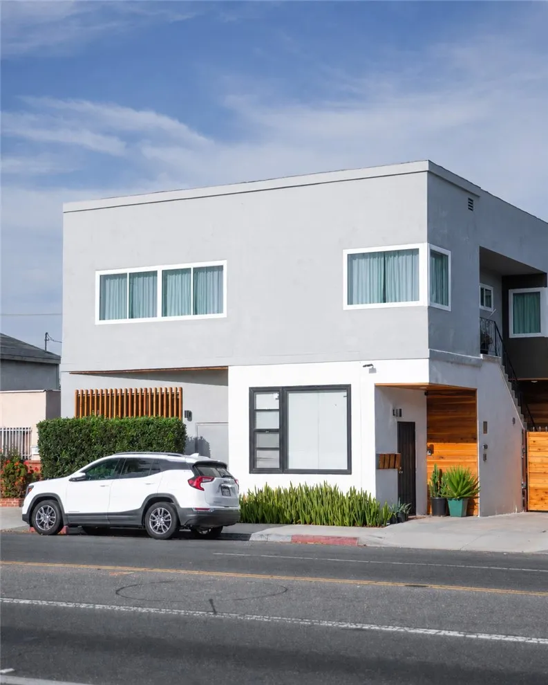 5908 Atlantic AVE UNIT #F Long Beach, CA 90805