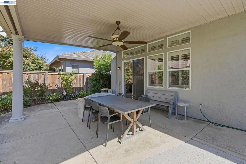 9569 Nicole Ln Elk Grove, CA 95758