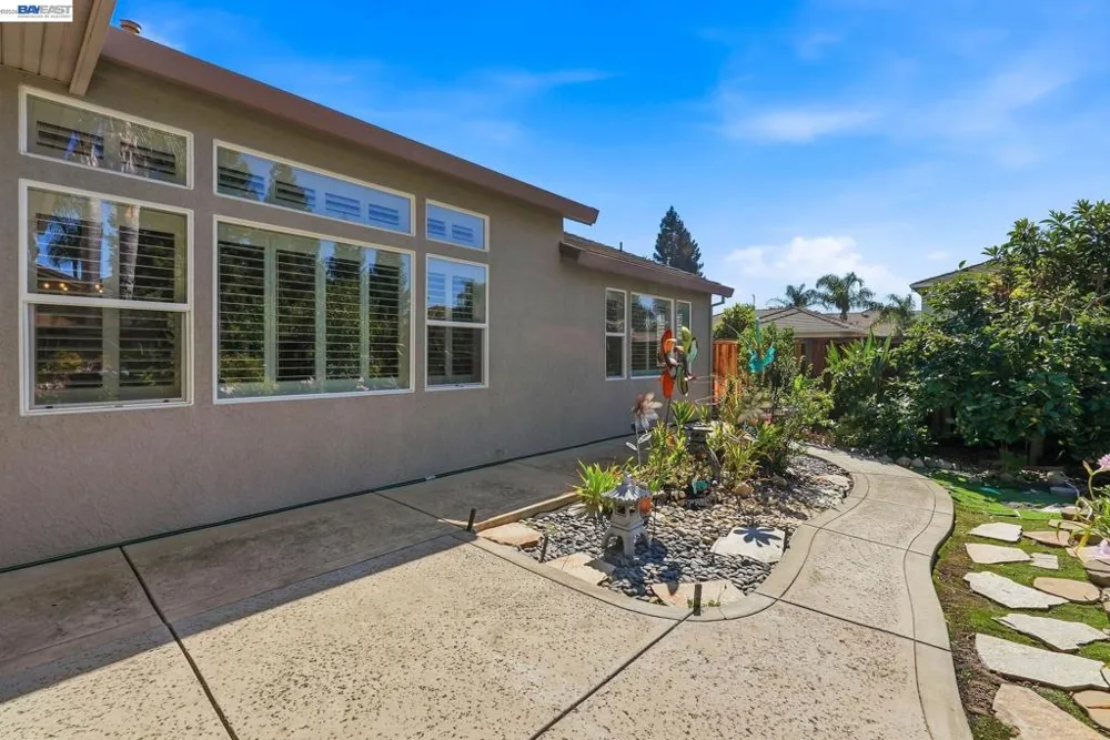 9569 Nicole Ln Elk Grove, CA 95758