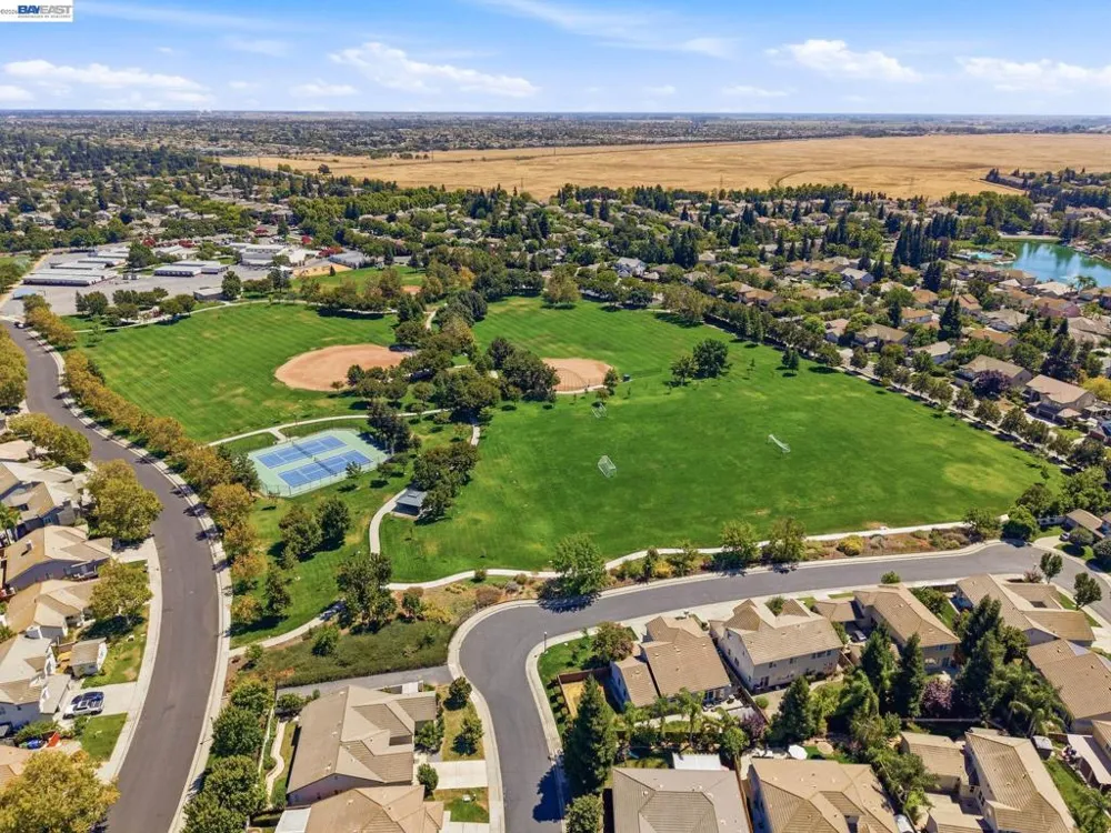 9569 Nicole Ln Elk Grove, CA 95758