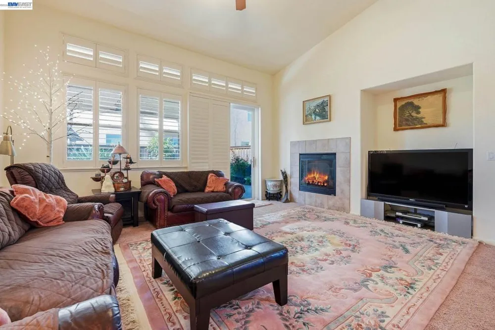 9569 Nicole Ln Elk Grove, CA 95758