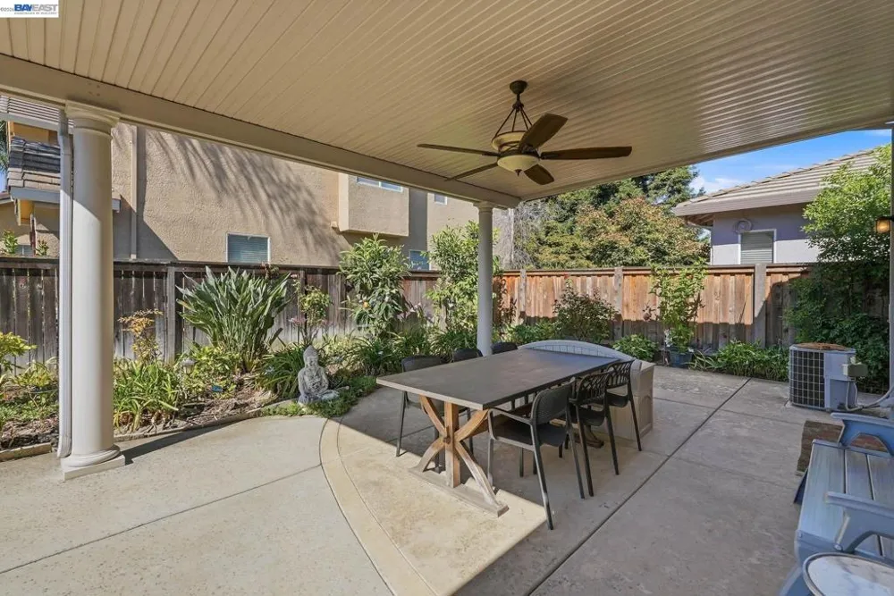 9569 Nicole Ln Elk Grove, CA 95758