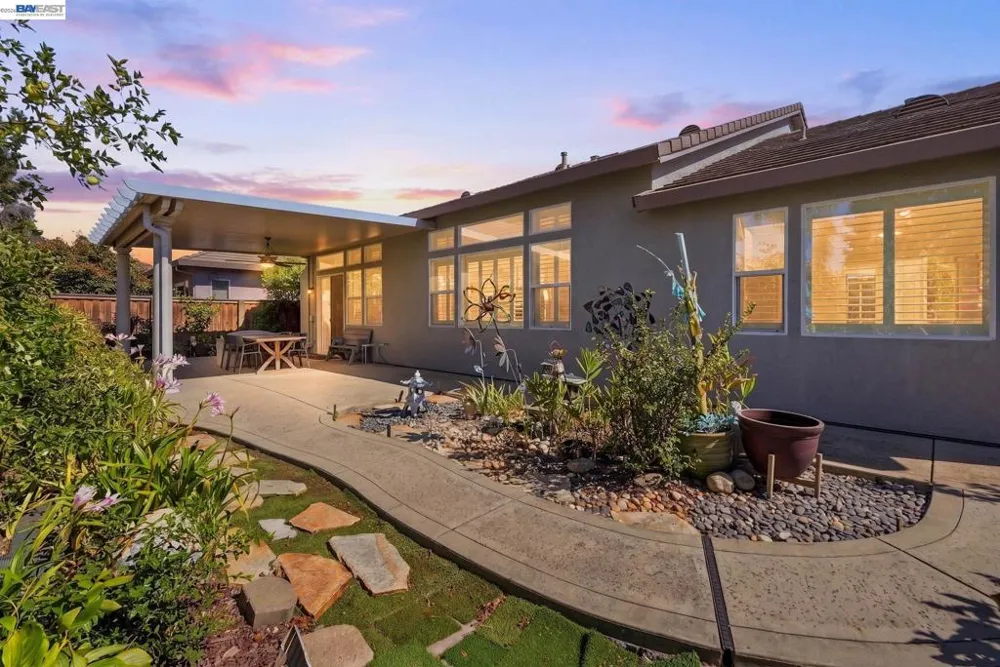 9569 Nicole Ln Elk Grove, CA 95758