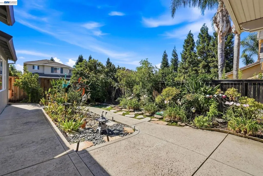 9569 Nicole Ln Elk Grove, CA 95758
