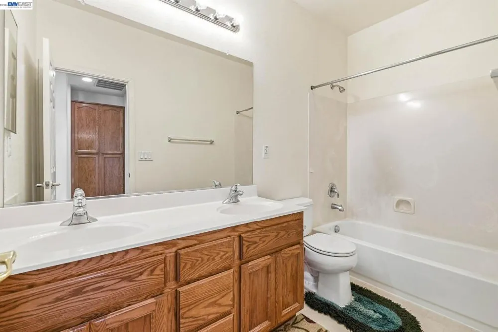 9569 Nicole Ln Elk Grove, CA 95758