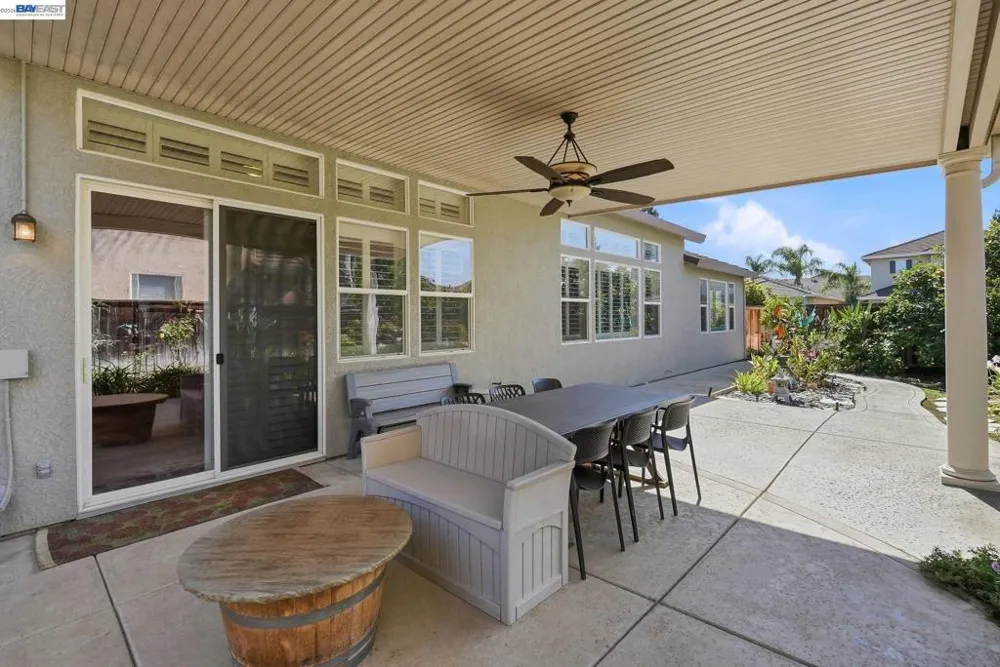 9569 Nicole Ln Elk Grove, CA 95758