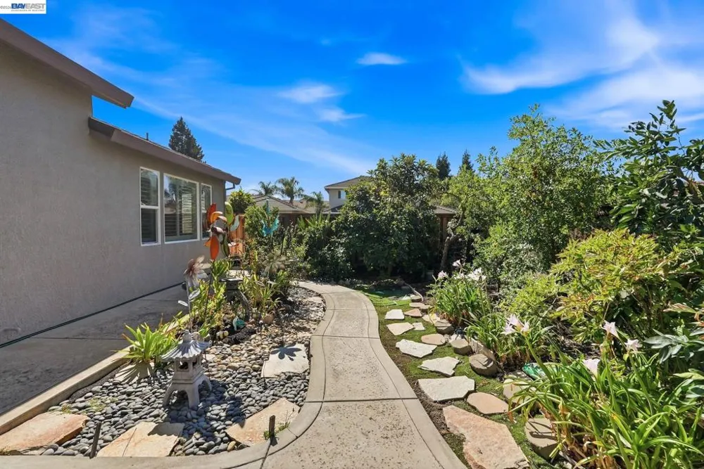9569 Nicole Ln Elk Grove, CA 95758