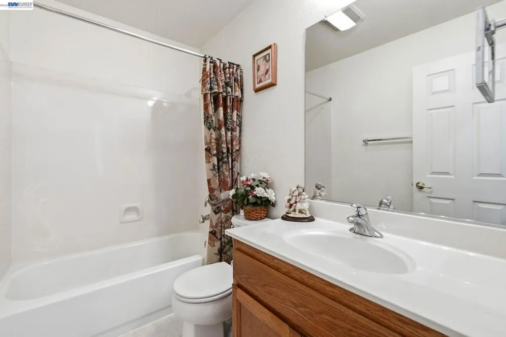 9569 Nicole Ln Elk Grove, CA 95758