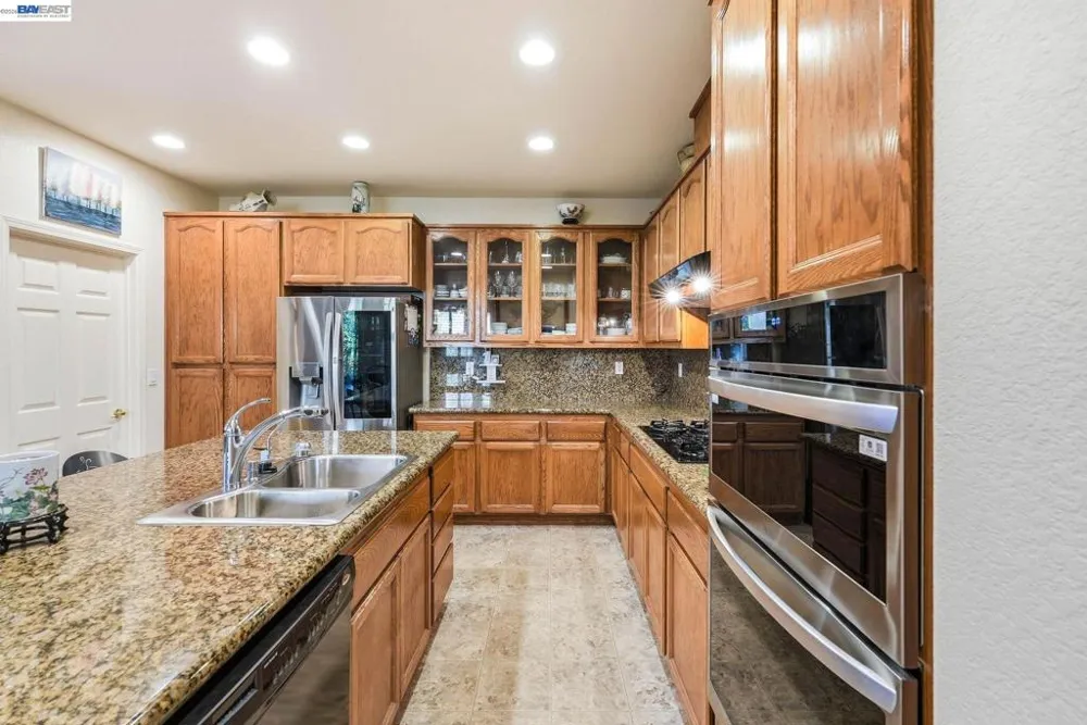 9569 Nicole Ln Elk Grove, CA 95758