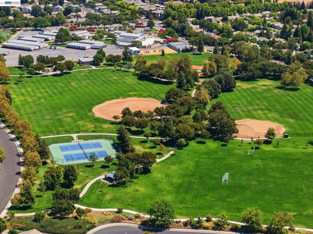 9569 Nicole Ln Elk Grove, CA 95758