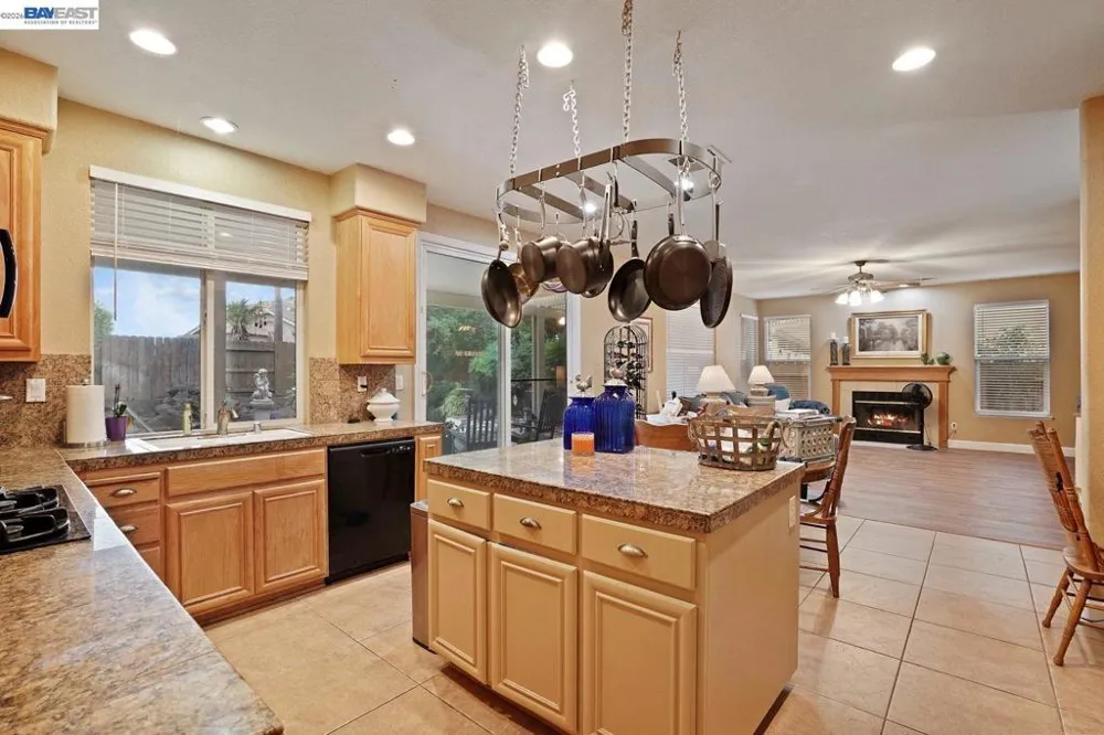 549 Glenbriar Cir Tracy, CA 95377