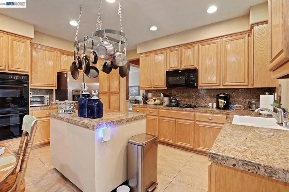 549 Glenbriar Cir Tracy, CA 95377