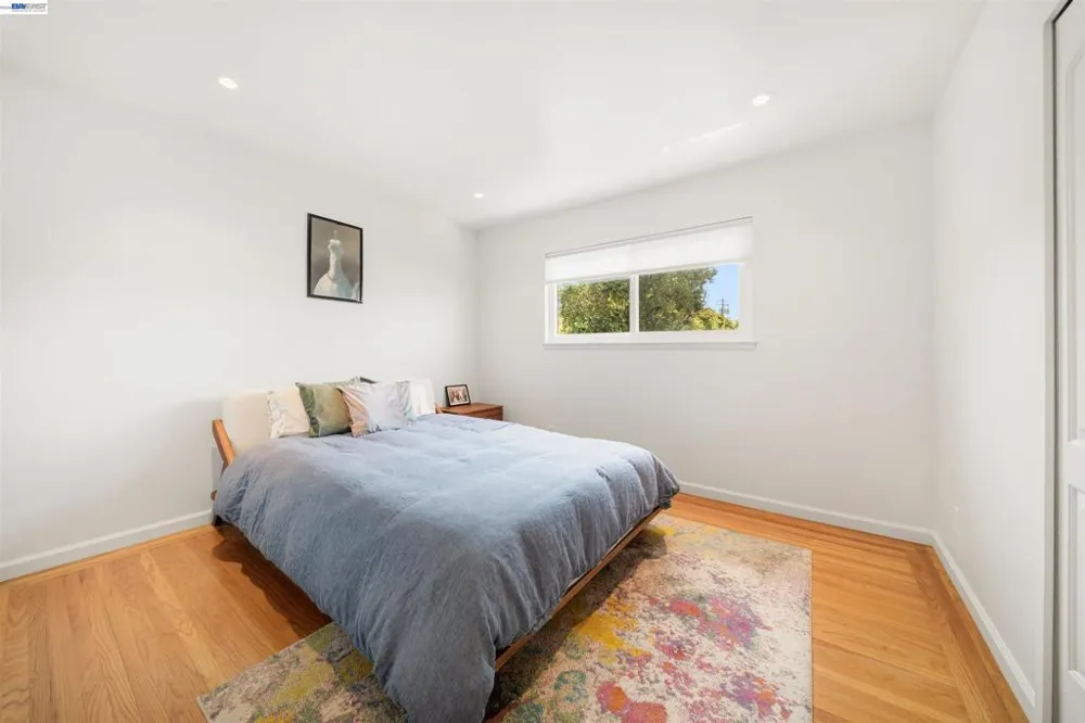 10774 Hellman St Oakland, CA 94605