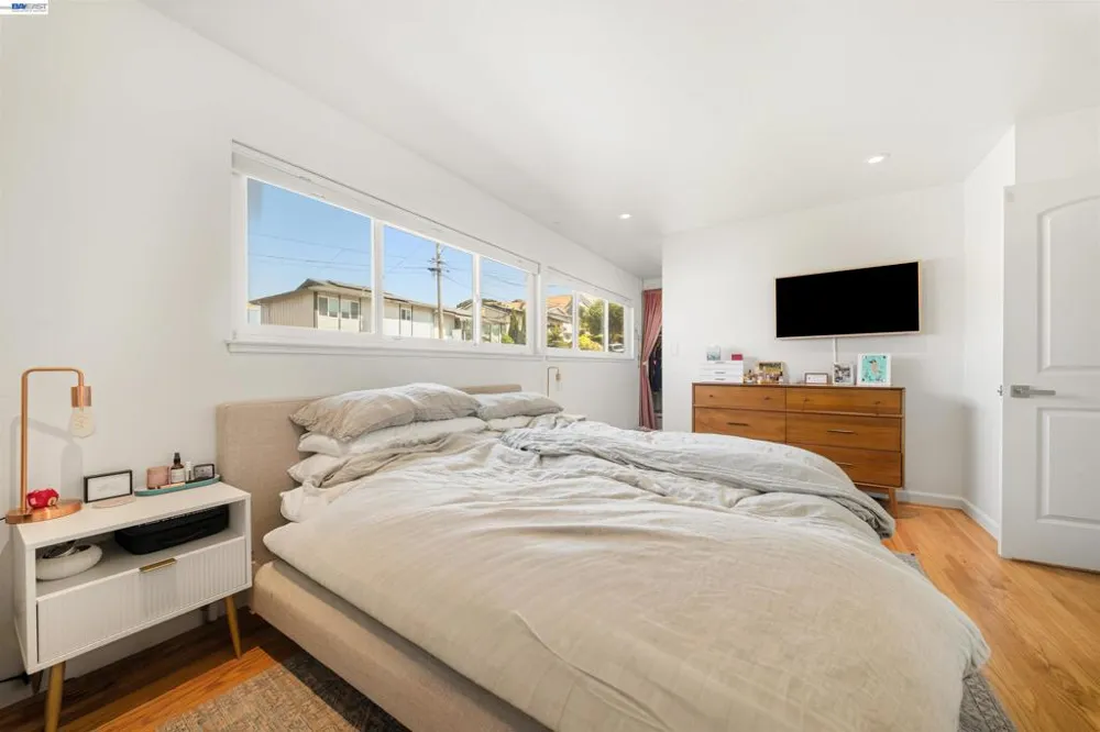 10774 Hellman St Oakland, CA 94605