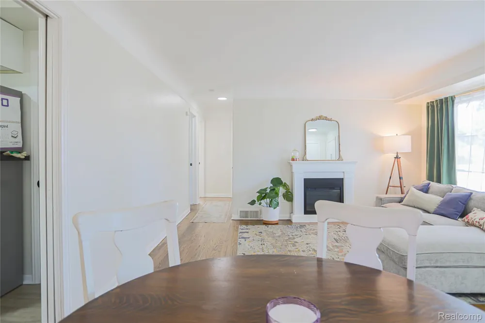 18441 Frazho Road Roseville City, MI 48066