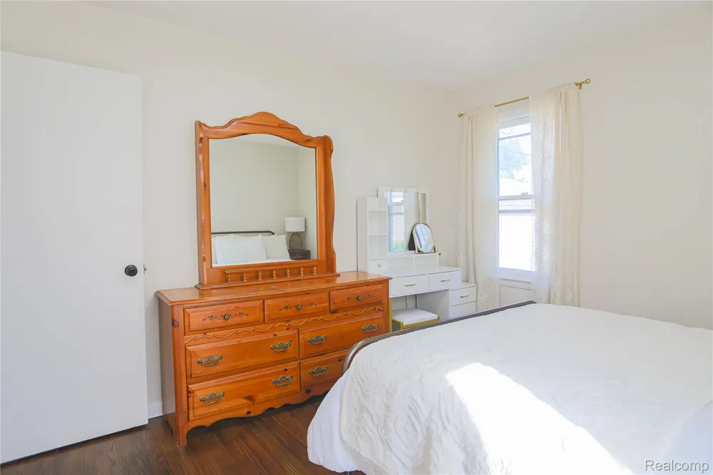 18441 Frazho Road Roseville City, MI 48066