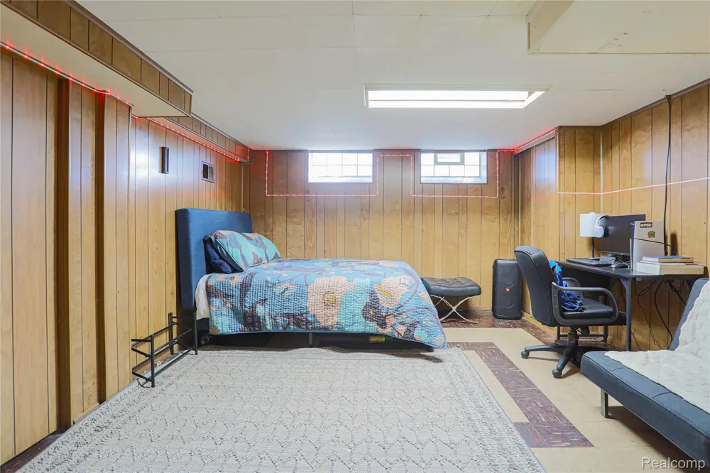 18441 Frazho Road Roseville City, MI 48066