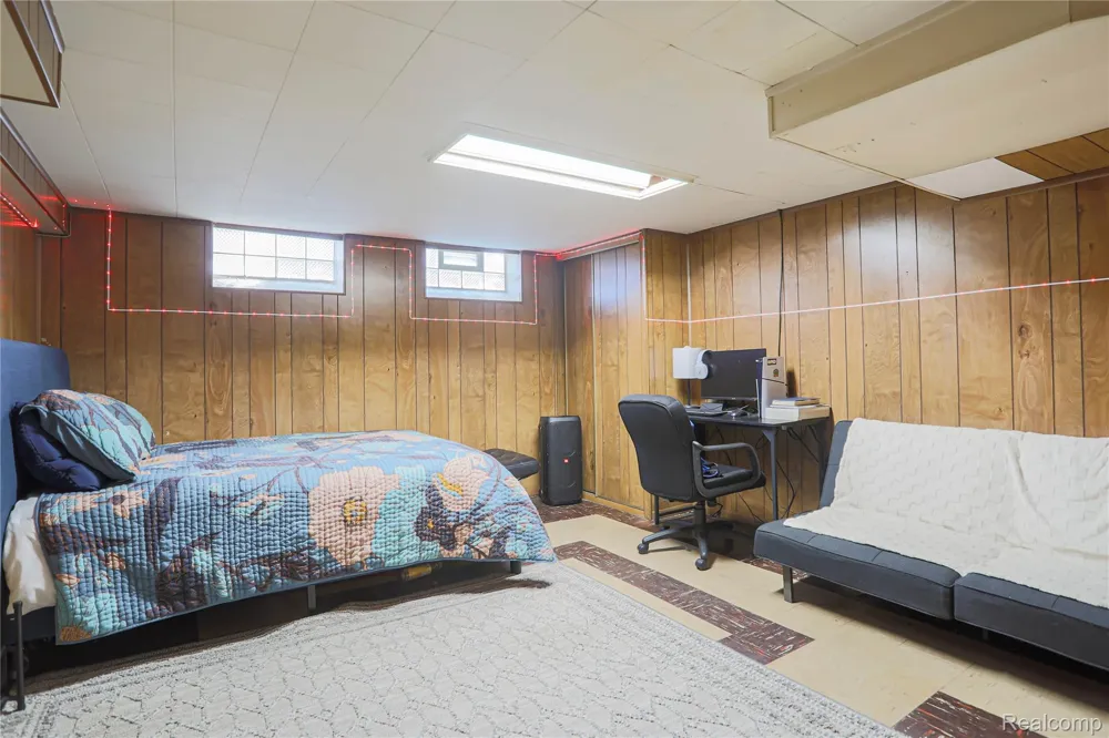 18441 Frazho Road Roseville City, MI 48066