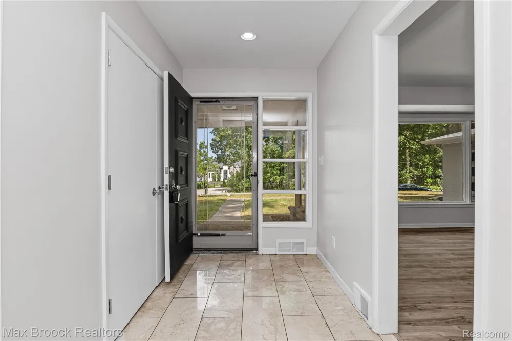 3988 Lakeland Lane Bloomfield Hills City, MI 48302