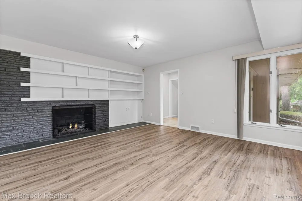 3988 Lakeland Lane Bloomfield Hills City, MI 48302
