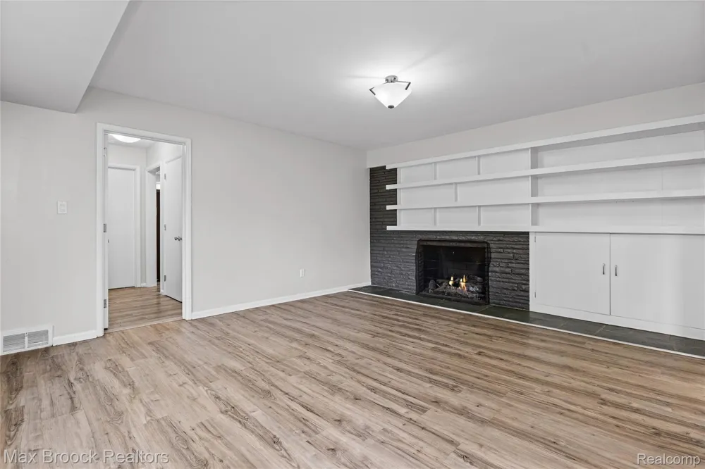 3988 Lakeland Lane Bloomfield Hills City, MI 48302