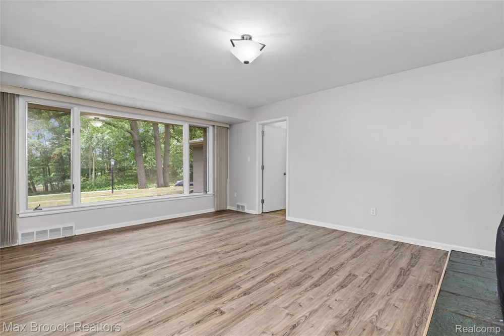 3988 Lakeland Lane Bloomfield Hills City, MI 48302