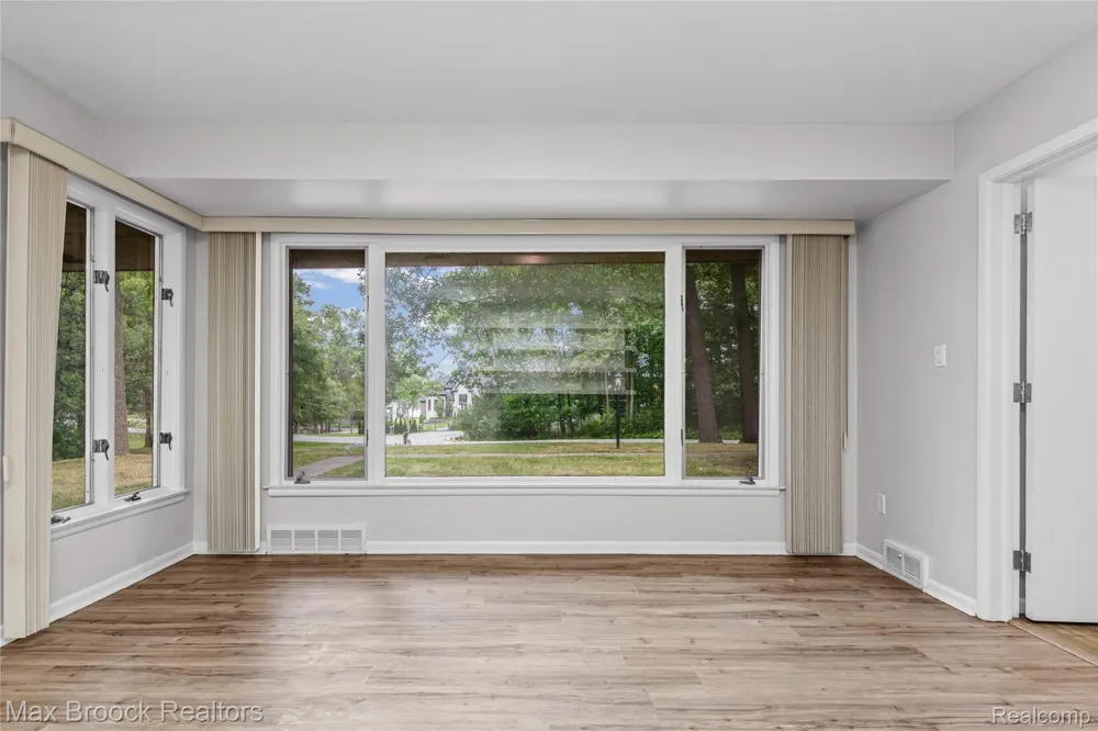 3988 Lakeland Lane Bloomfield Hills City, MI 48302