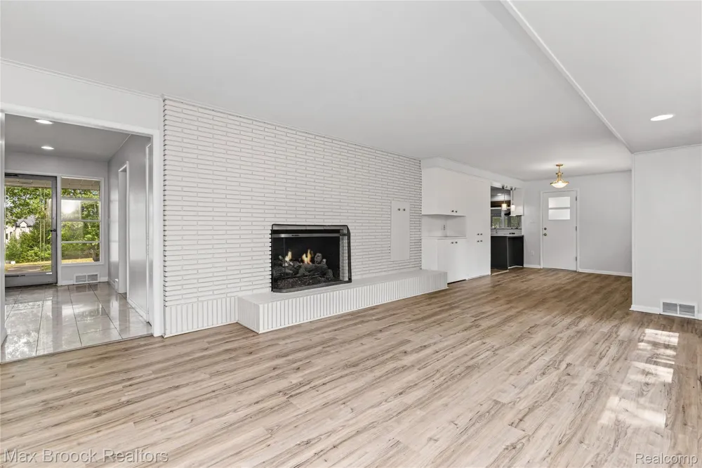 3988 Lakeland Lane Bloomfield Hills City, MI 48302