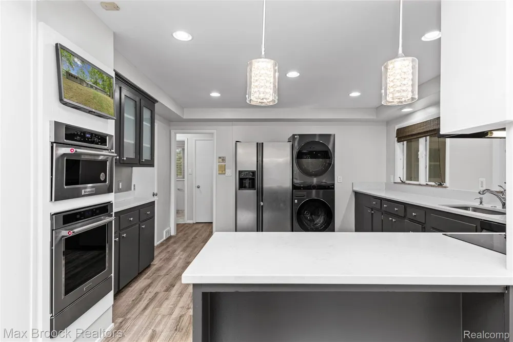 3988 Lakeland Lane Bloomfield Hills City, MI 48302