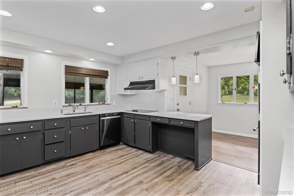 3988 Lakeland Lane Bloomfield Hills City, MI 48302