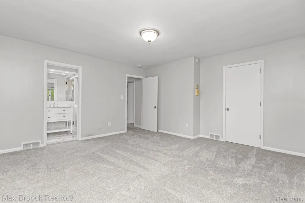 3988 Lakeland Lane Bloomfield Hills City, MI 48302