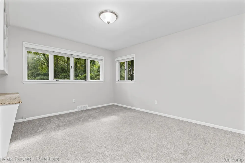 3988 Lakeland Lane Bloomfield Hills City, MI 48302