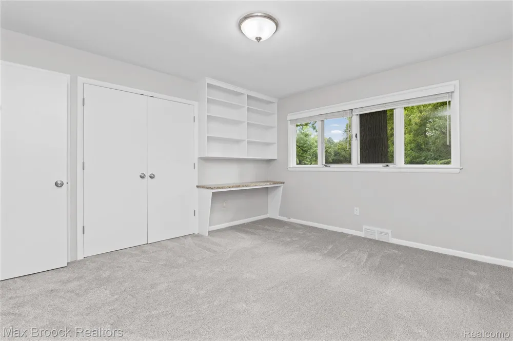 3988 Lakeland Lane Bloomfield Hills City, MI 48302