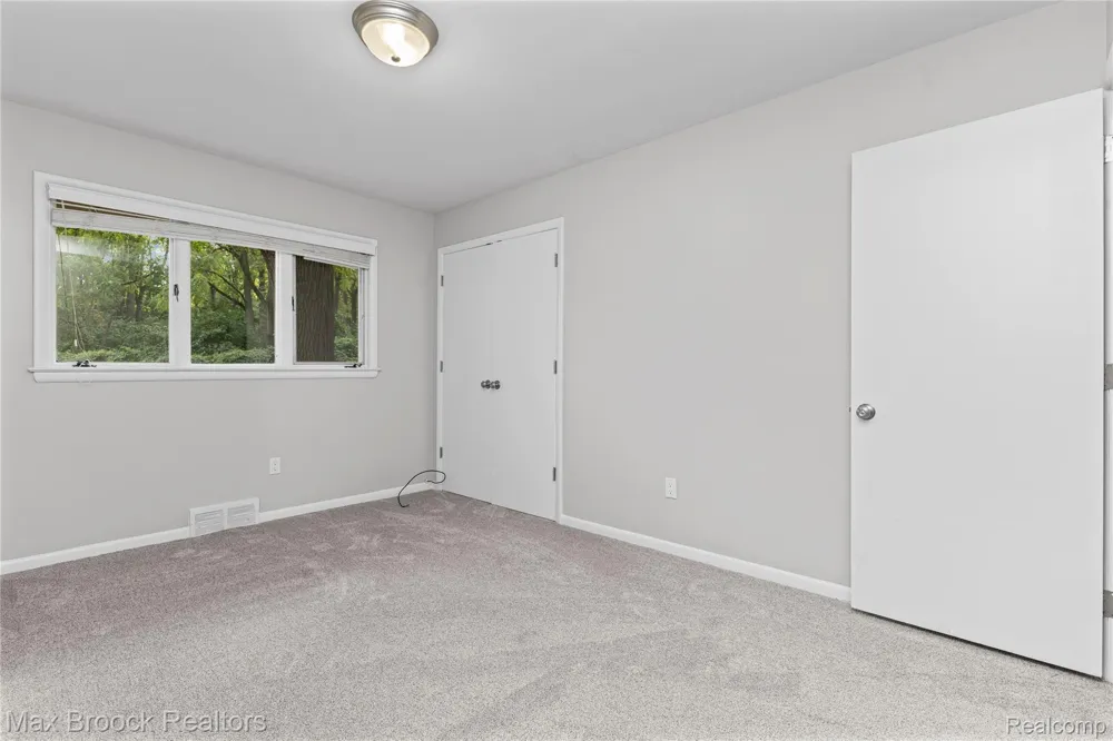 3988 Lakeland Lane Bloomfield Hills City, MI 48302