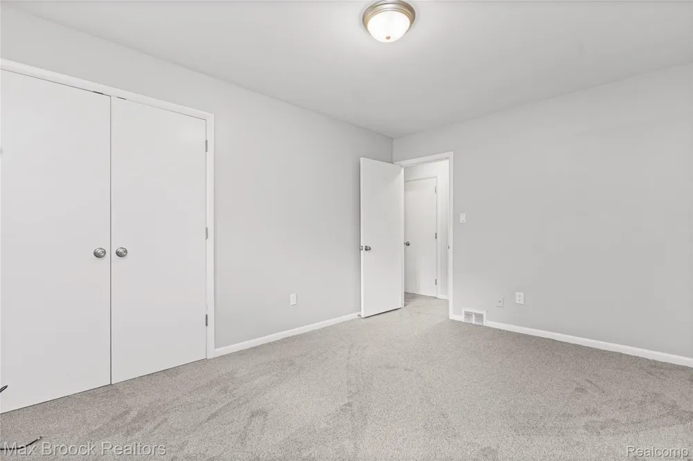 3988 Lakeland Lane Bloomfield Hills City, MI 48302