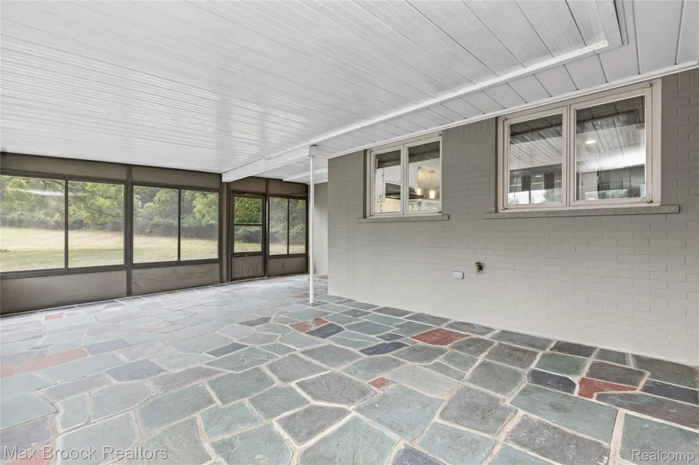 3988 Lakeland Lane Bloomfield Hills City, MI 48302