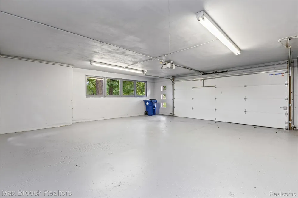 3988 Lakeland Lane Bloomfield Hills City, MI 48302